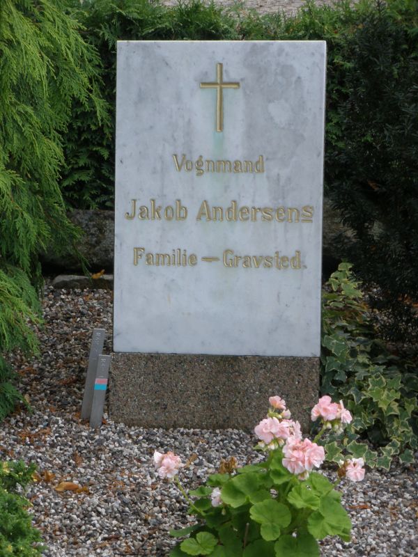 Jokob Andersen's familiegravsted.JPG